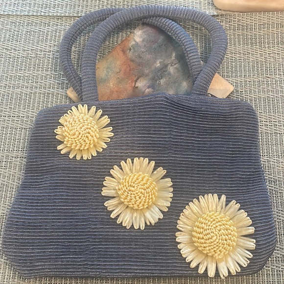 #99 So Cute Sunflower Hand Bag - Picture 3 of 14
